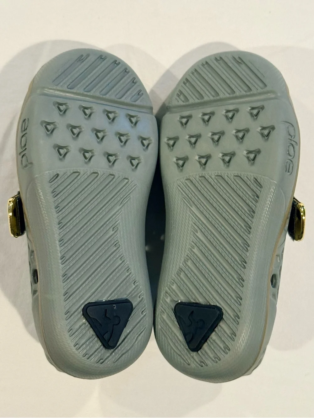 Plae Shoes Mimo Boys 9 Girls Water Slate Hook and Loop EVA Summer Beach Pool